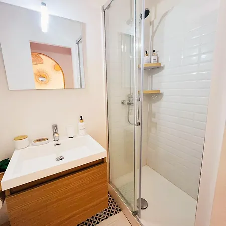 Apartamento Renove Climatise Confort - Lit Queen Size - Emplacement Ideal Pres Des Plages